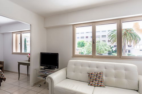 Foto 2 - Apartamento de 1 quarto em Le Lavandou com jardim