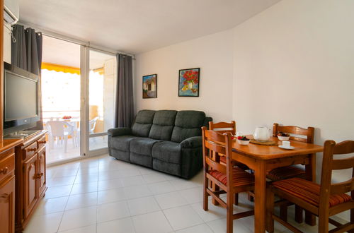 Photo 2 - 2 bedroom Apartment in Calp with swimming pool and garden