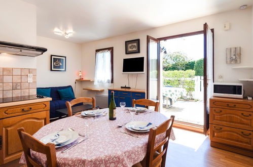 Photo 3 - 1 bedroom Apartment in Merville-Franceville-Plage with garden and terrace