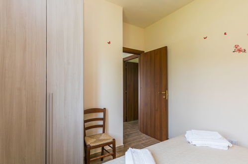 Foto 18 - Haus mit 2 Schlafzimmern in Sorano mit schwimmbad und garten