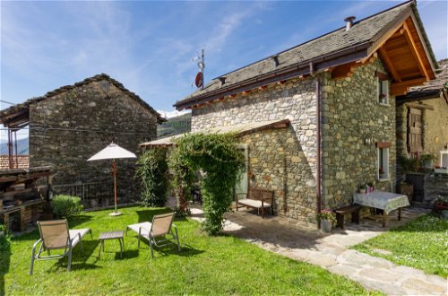 Foto 1 - Casa de 2 habitaciones en Peglio con jardín y vistas a la montaña