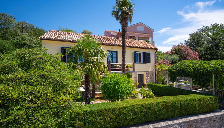 Photo 1 - Maison de 1 chambre à Crikvenica avec jardin et terrasse