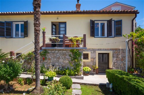 Foto 16 - Haus mit 1 Schlafzimmer in Crikvenica mit garten und terrasse