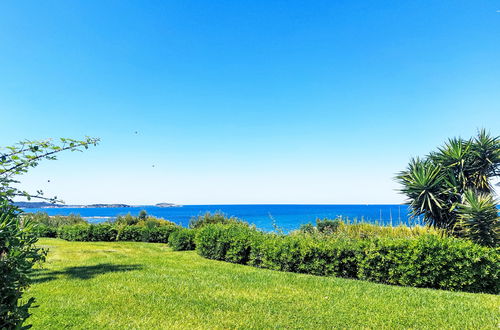 Foto 18 - Apartment mit 2 Schlafzimmern in Six-Fours-les-Plages mit schwimmbad und garten