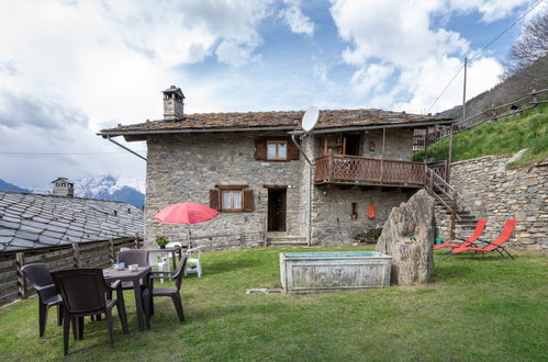 Photo 1 - Appartement de 2 chambres à Sarre avec jardin et vues sur la montagne