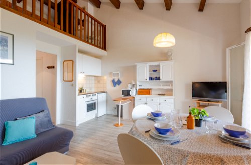 Foto 8 - Appartamento con 1 camera da letto a Roquebrune-sur-Argens con piscina e vista mare
