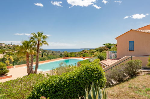 Foto 16 - Apartamento de 1 habitación en Roquebrune-sur-Argens con piscina y vistas al mar