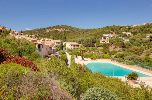 Foto 17 - Apartamento de 1 habitación en Roquebrune-sur-Argens con piscina y vistas al mar