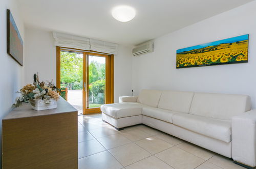 Photo 6 - 2 bedroom House in Lignano Sabbiadoro with swimming pool and sea view