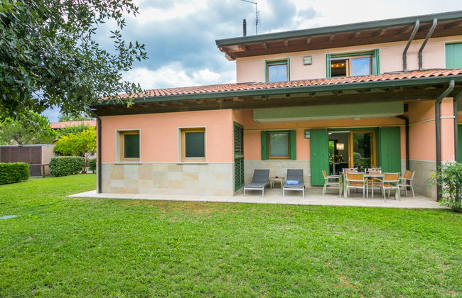 Casa de 3 quartos em Lignano Sabbiadoro com piscina e jardim - Foto 1