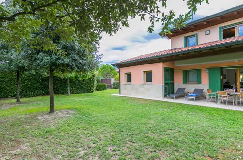 Foto 33 - Casa de 2 habitaciones en Lignano Sabbiadoro con piscina y jardín