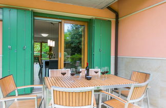 Photo 3 - Maison de 2 chambres à Lignano Sabbiadoro avec piscine et vues à la mer