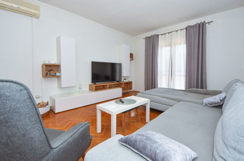 Foto 4 - Appartamento con 2 camere da letto a Zara con terrazza e vista mare