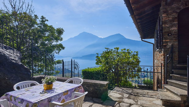 Casa de 7 quartos em Dongo com jardim e terraço - Foto 4