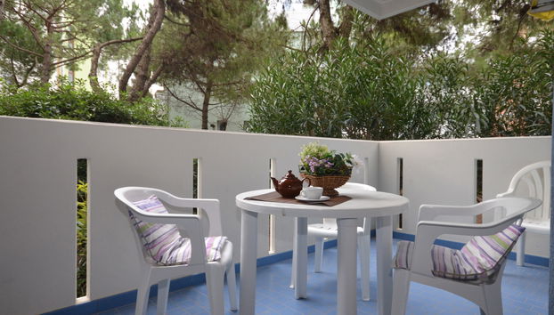 Apartment mit 2 Schlafzimmern in Lignano Sabbiadoro mit schwimmbad und garten - Foto 2