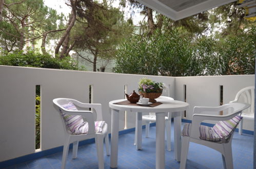 Foto 2 - Apartamento de 1 habitación en Lignano Sabbiadoro con piscina y vistas al mar
