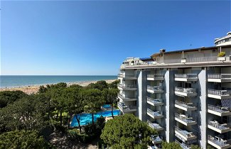 Photo 1 - Appartement de 1 chambre à Lignano Sabbiadoro avec piscine et vues à la mer