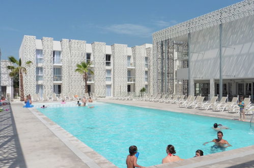 Foto 22 - Appartamento con 1 camera da letto a Agde con piscina e vista mare