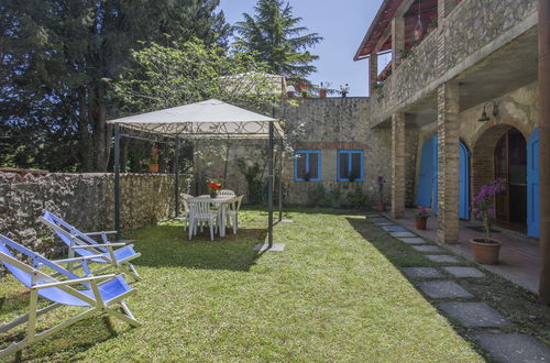 Photo 20 - 2 bedroom Apartment in Monteriggioni with swimming pool and garden