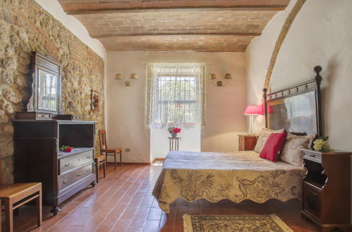 Foto 10 - Apartment mit 2 Schlafzimmern in Monteriggioni mit schwimmbad und garten