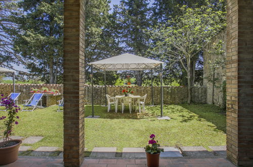 Photo 3 - 2 bedroom Apartment in Monteriggioni with swimming pool and garden