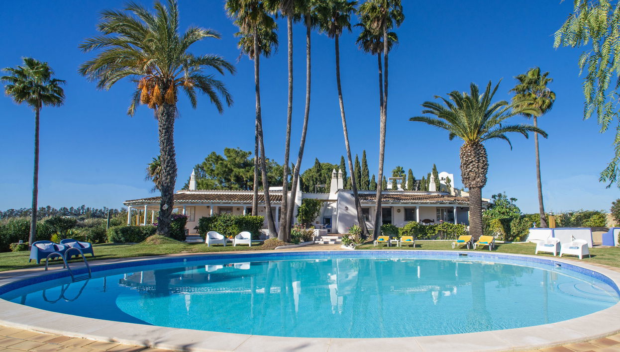 Casa de 4 quartos em Tavira com piscina e jardim - Foto 1