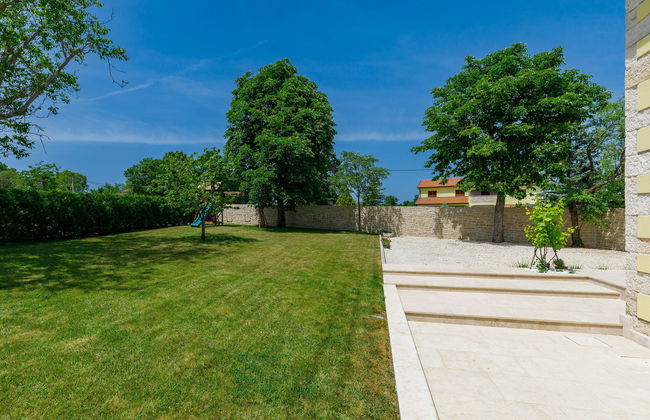 Casa de 5 quartos em Tinjan com piscina privada e jardim - Foto 23