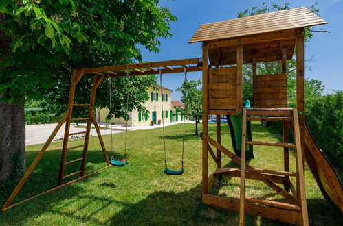 Photo 24 - Maison de 4 chambres à Tinjan avec piscine privée et jardin