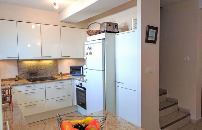 4 bedroom House in Gruissan with garden and terrace - Photo 9