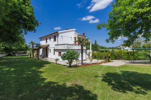 Foto 12 - Appartamento con 2 camere da letto a Poreč con piscina e giardino