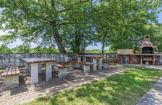 Foto 3 - Apartamento de 2 habitaciones en Poreč con piscina y vistas al mar