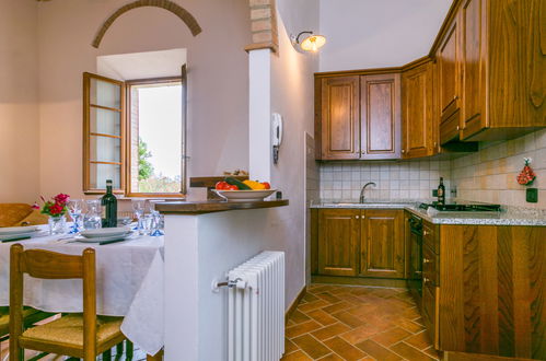 Photo 7 - 1 bedroom Apartment in Volterra with swimming pool and garden