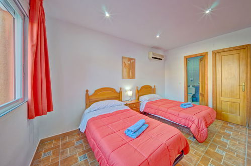 Foto 18 - Appartamento con 2 camere da letto a Calp con piscina e vista mare