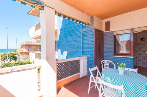 Photo 15 - Appartement de 2 chambres à Pomezia avec terrasse et vues à la mer