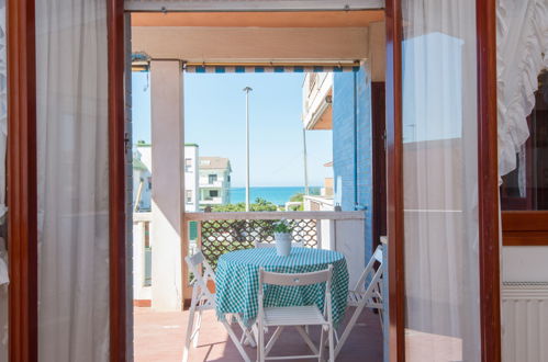 Photo 19 - 2 bedroom Apartment in Pomezia with terrace and sea view