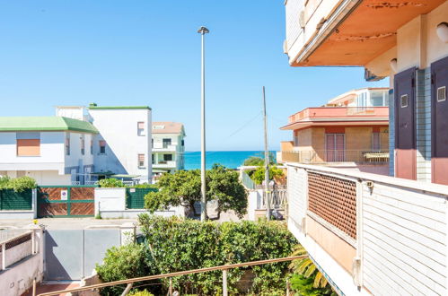 Photo 18 - 2 bedroom Apartment in Pomezia with terrace and sea view