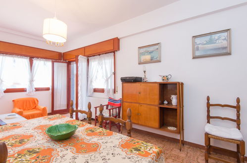 Foto 6 - Apartamento de 2 quartos em Pomezia com terraço