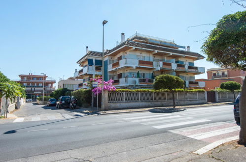 Foto 1 - Apartamento de 2 habitaciones en Pomezia con terraza