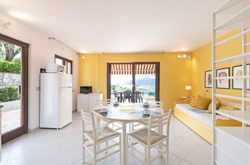 Photo 7 - 1 bedroom Apartment in Capoliveri with garden and sea view