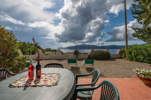 Foto 10 - Appartamento con 1 camera da letto a Capoliveri con giardino e vista mare