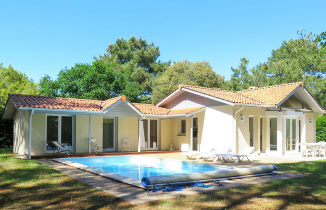 Casa de 5 quartos em Lacanau com piscina privada e terraço - Foto 1