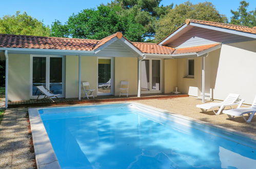 Photo 2 - Maison de 4 chambres à Lacanau avec piscine privée et terrasse