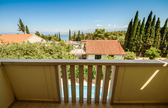 Casa de 7 quartos em Supetar com piscina privada e jardim - Foto 31