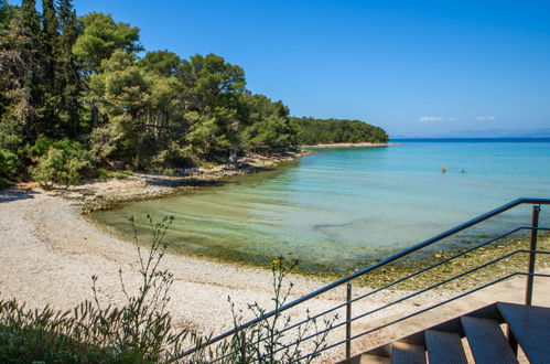 Foto 9 - Casa de 5 habitaciones en Supetar con piscina privada y vistas al mar