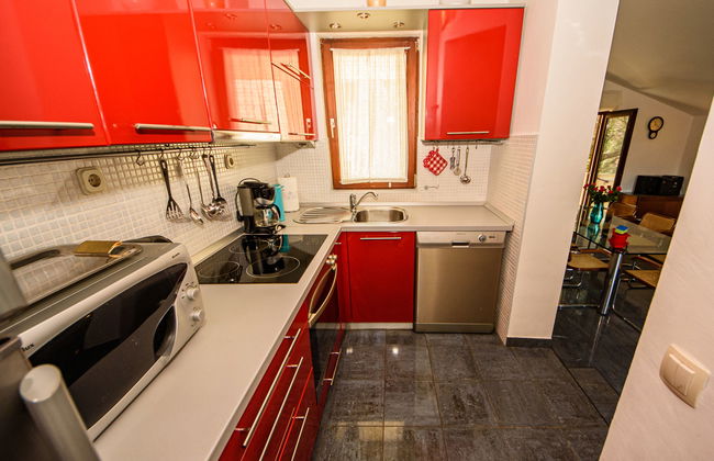 Casa de 7 quartos em Supetar com piscina privada e jardim - Foto 32