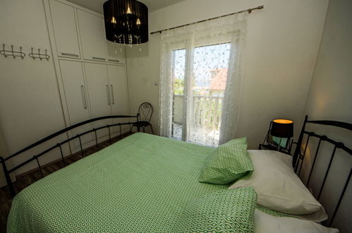 Foto 37 - Casa con 5 camere da letto a Supetar con piscina privata e vista mare