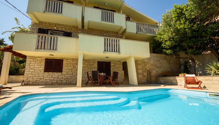 Photo 1 - Maison de 5 chambres à Supetar avec piscine privée et vues à la mer