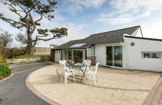 Photo 3 - Maison de 1 chambre à Santec avec terrasse et vues à la mer