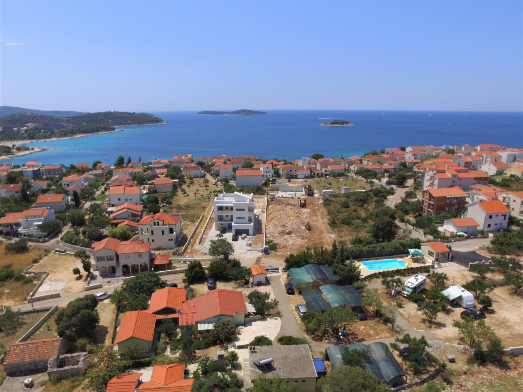 Foto 5 - Casa de 1 quarto em Rogoznica com piscina e vistas do mar