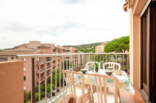 Foto 5 - Apartamento de 1 habitación en Sainte-Maxime con vistas al mar